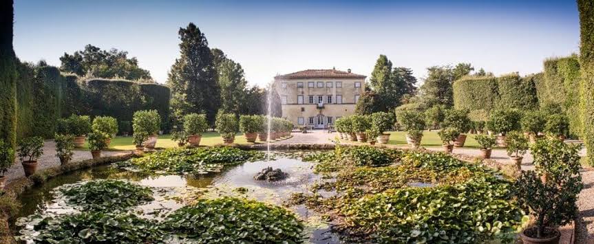 Villa Grabau panoramic garden and estate view